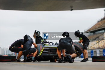 2024-05-25 - 51 MULLER Nico (swi), ABT CUPRA Formula E Team, Mahindra M9Electro, action, pitlane, during the 2024 Shanghai ePrix, 8th meeting of the 2023-24 ABB FIA Formula E World Championship, on the Shanghai International Circuit from May 24 to 26, 2024 in Shanghai, China - 2024 FORMULA E SHANGHAI EPRIX - FORMULA E - MOTORS