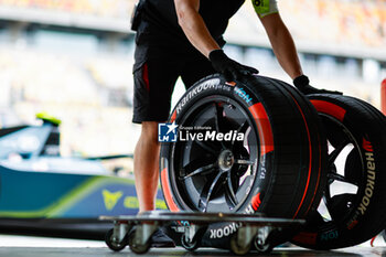 2024-05-25 - 51 MULLER Nico (swi), ABT CUPRA Formula E Team, Mahindra M9Electro, action, pitlane, during the 2024 Shanghai ePrix, 8th meeting of the 2023-24 ABB FIA Formula E World Championship, on the Shanghai International Circuit from May 24 to 26, 2024 in Shanghai, China - 2024 FORMULA E SHANGHAI EPRIX - FORMULA E - MOTORS