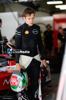 2024-05-25 - FENESTRAZ Sacha (fra), Nissan Formula E Team, Nissan e-4ORCE 04, portrait, during the 2024 Shanghai ePrix, 8th meeting of the 2023-24 ABB FIA Formula E World Championship, on the Shanghai International Circuit from May 24 to 26, 2024 in Shanghai, China - 2024 FORMULA E SHANGHAI EPRIX - FORMULA E - MOTORS