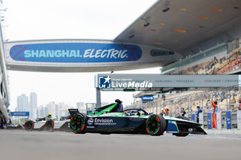 2024-05-25 - 16 BUEMI Sébastien (swi), Envision Racing, Jaguar I-Type 6, action during the 2024 Shanghai ePrix, 8th meeting of the 2023-24 ABB FIA Formula E World Championship, on the Shanghai International Circuit from May 24 to 26, 2024 in Shanghai, China - 2024 FORMULA E SHANGHAI EPRIX - FORMULA E - MOTORS