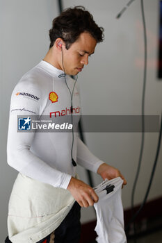 2024-05-25 - DE VRIES Nyck (nld), Mahindra Racing, Mahindra M9Electro, portrait during the 2024 Shanghai ePrix, 8th meeting of the 2023-24 ABB FIA Formula E World Championship, on the Shanghai International Circuit from May 24 to 26, 2024 in Shanghai, China - 2024 FORMULA E SHANGHAI EPRIX - FORMULA E - MOTORS