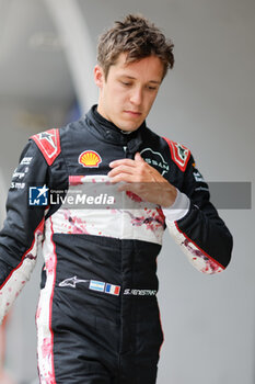 2024-05-25 - FENESTRAZ Sacha (fra), Nissan Formula E Team, Nissan e-4ORCE 04, portrait during the 2024 Shanghai ePrix, 8th meeting of the 2023-24 ABB FIA Formula E World Championship, on the Shanghai International Circuit from May 24 to 26, 2024 in Shanghai, China - 2024 FORMULA E SHANGHAI EPRIX - FORMULA E - MOTORS