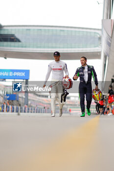 2024-05-25 - DENNIS Jake (gbr), Andretti Global, Porsche 99X Electric, portrait, FRIJNS Robin (nld), Envision Racing, Jaguar I-Type 6, portrait during the 2024 Shanghai ePrix, 8th meeting of the 2023-24 ABB FIA Formula E World Championship, on the Shanghai International Circuit from May 24 to 26, 2024 in Shanghai, China - 2024 FORMULA E SHANGHAI EPRIX - FORMULA E - MOTORS