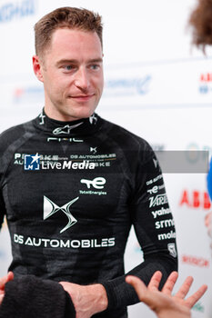 2024-05-25 - VANDOORNE Stoffel (bel), DS Penske, DS E-Tense FE23, portrait during the 2024 Shanghai ePrix, 8th meeting of the 2023-24 ABB FIA Formula E World Championship, on the Shanghai International Circuit from May 24 to 26, 2024 in Shanghai, China - 2024 FORMULA E SHANGHAI EPRIX - FORMULA E - MOTORS