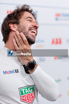 2024-05-25 - DA COSTA Antonio Felix (prt), TAG HEUER Porsche Formula E Team, Porsche 99X Electric, portrait during the 2024 Shanghai ePrix, 8th meeting of the 2023-24 ABB FIA Formula E World Championship, on the Shanghai International Circuit from May 24 to 26, 2024 in Shanghai, China - 2024 FORMULA E SHANGHAI EPRIX - FORMULA E - MOTORS