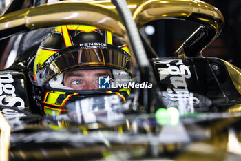 2024-05-25 - VANDOORNE Stoffel (bel), DS Penske, DS E-Tense FE23, portrait during the 2024 Shanghai ePrix, 8th meeting of the 2023-24 ABB FIA Formula E World Championship, on the Shanghai International Circuit from May 24 to 26, 2024 in Shanghai, China - 2024 FORMULA E SHANGHAI EPRIX - FORMULA E - MOTORS