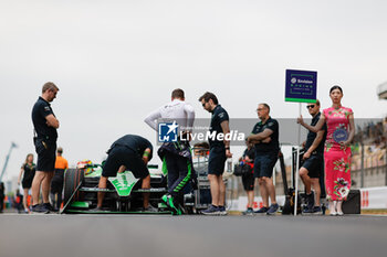 2024-05-25 - FRIJNS Robin (nld), Envision Racing, Jaguar I-Type 6, portrait grille de depart, starting grid, during the 2024 Shanghai ePrix, 8th meeting of the 2023-24 ABB FIA Formula E World Championship, on the Shanghai International Circuit from May 24 to 26, 2024 in Shanghai, China - 2024 FORMULA E SHANGHAI EPRIX - FORMULA E - MOTORS