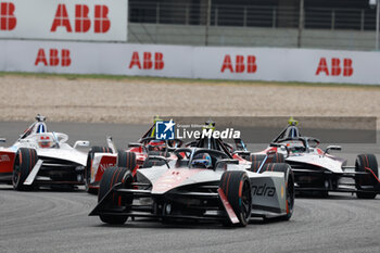 2024-05-25 - 21 DE VRIES Nyck (nld), Mahindra Racing, Mahindra M9Electro, action during the 2024 Shanghai ePrix, 8th meeting of the 2023-24 ABB FIA Formula E World Championship, on the Shanghai International Circuit from May 24 to 26, 2024 in Shanghai, China - 2024 FORMULA E SHANGHAI EPRIX - FORMULA E - MOTORS