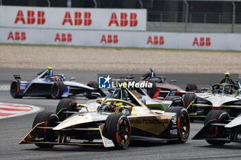 2024-05-25 - 02 VANDOORNE Stoffel (bel), DS Penske, DS E-Tense FE23, action during the 2024 Shanghai ePrix, 8th meeting of the 2023-24 ABB FIA Formula E World Championship, on the Shanghai International Circuit from May 24 to 26, 2024 in Shanghai, China - 2024 FORMULA E SHANGHAI EPRIX - FORMULA E - MOTORS