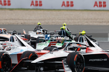 2024-05-25 - 04 FRIJNS Robin (nld), Envision Racing, Jaguar I-Type 6, action during the 2024 Shanghai ePrix, 8th meeting of the 2023-24 ABB FIA Formula E World Championship, on the Shanghai International Circuit from May 24 to 26, 2024 in Shanghai, China - 2024 FORMULA E SHANGHAI EPRIX - FORMULA E - MOTORS