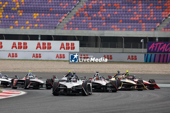 2024-05-25 - 09 EVANS Mitch (nzl), Jaguar TCS Racing, Jaguar I-Type 6, action during the 2024 Shanghai ePrix, 8th meeting of the 2023-24 ABB FIA Formula E World Championship, on the Shanghai International Circuit from May 24 to 26, 2024 in Shanghai, China - 2024 FORMULA E SHANGHAI EPRIX - FORMULA E - MOTORS