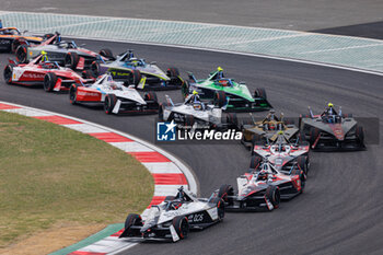 2024-05-25 - 09 EVANS Mitch (nzl), Jaguar TCS Racing, Jaguar I-Type 6, 94 WEHRLEIN Pascal (ger), TAG HEUER Porsche Formula E Team, Porsche 99X Electric, 13 DA COSTA Antonio Felix (prt), TAG HEUER Porsche Formula E Team, Porsche 99X Electric, action during the 2024 Shanghai ePrix, 8th meeting of the 2023-24 ABB FIA Formula E World Championship, on the Shanghai International Circuit from May 24 to 26, 2024 in Shanghai, China - 2024 FORMULA E SHANGHAI EPRIX - FORMULA E - MOTORS