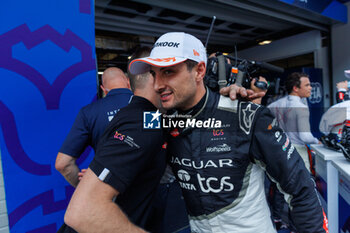 2024-05-25 - EVANS Mitch (nzl), Jaguar TCS Racing, Jaguar I-Type 6, portrait during the 2024 Shanghai ePrix, 8th meeting of the 2023-24 ABB FIA Formula E World Championship, on the Shanghai International Circuit from May 24 to 26, 2024 in Shanghai, China - 2024 FORMULA E SHANGHAI EPRIX - FORMULA E - MOTORS