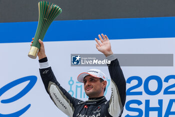 2024-05-25 - EVANS Mitch (nzl), Jaguar TCS Racing, Jaguar I-Type 6, portrait podium during the 2024 Shanghai ePrix, 8th meeting of the 2023-24 ABB FIA Formula E World Championship, on the Shanghai International Circuit from May 24 to 26, 2024 in Shanghai, China - 2024 FORMULA E SHANGHAI EPRIX - FORMULA E - MOTORS