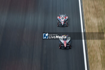 2024-05-25 - 21 DE VRIES Nyck (nld), Mahindra Racing, Mahindra M9Electro, 94 WEHRLEIN Pascal (ger), TAG HEUER Porsche Formula E Team, Porsche 99X Electric, action during the 2024 Shanghai ePrix, 8th meeting of the 2023-24 ABB FIA Formula E World Championship, on the Shanghai International Circuit from May 24 to 26, 2024 in Shanghai, China - 2024 FORMULA E SHANGHAI EPRIX - FORMULA E - MOTORS