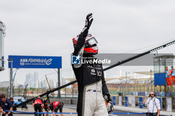 2024-05-25 - EVANS Mitch (nzl), Jaguar TCS Racing, Jaguar I-Type 6, portrait during the 2024 Shanghai ePrix, 8th meeting of the 2023-24 ABB FIA Formula E World Championship, on the Shanghai International Circuit from May 24 to 26, 2024 in Shanghai, China - 2024 FORMULA E SHANGHAI EPRIX - FORMULA E - MOTORS