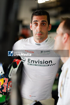 2024-05-26 - BUEMI Sébastien (swi), Envision Racing, Jaguar I-Type 6, portrait during the 2024 Shanghai ePrix, 8th meeting of the 2023-24 ABB FIA Formula E World Championship, on the Shanghai International Circuit from May 24 to 26, 2024 in Shanghai, China - 2024 FORMULA E SHANGHAI EPRIX - FORMULA E - MOTORS