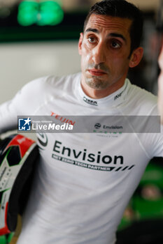 2024-05-26 - BUEMI Sébastien (swi), Envision Racing, Jaguar I-Type 6, portrait during the 2024 Shanghai ePrix, 8th meeting of the 2023-24 ABB FIA Formula E World Championship, on the Shanghai International Circuit from May 24 to 26, 2024 in Shanghai, China - 2024 FORMULA E SHANGHAI EPRIX - FORMULA E - MOTORS