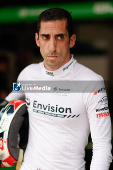 2024-05-26 - BUEMI Sébastien (swi), Envision Racing, Jaguar I-Type 6, portrait during the 2024 Shanghai ePrix, 8th meeting of the 2023-24 ABB FIA Formula E World Championship, on the Shanghai International Circuit from May 24 to 26, 2024 in Shanghai, China - 2024 FORMULA E SHANGHAI EPRIX - FORMULA E - MOTORS