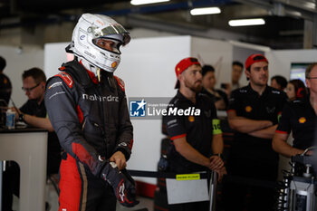 2024-05-26 - MORTARA Edoardo (swi), Mahindra Racing, Mahindra M9Electro, portrait during the 2024 Shanghai ePrix, 8th meeting of the 2023-24 ABB FIA Formula E World Championship, on the Shanghai International Circuit from May 24 to 26, 2024 in Shanghai, China - 2024 FORMULA E SHANGHAI EPRIX - FORMULA E - MOTORS