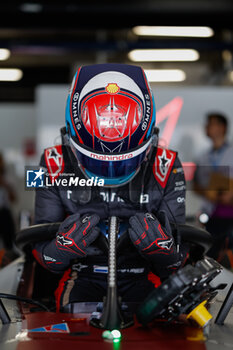 2024-05-26 - DE VRIES Nyck (nld), Mahindra Racing, Mahindra M9Electro, portrait during the 2024 Shanghai ePrix, 8th meeting of the 2023-24 ABB FIA Formula E World Championship, on the Shanghai International Circuit from May 24 to 26, 2024 in Shanghai, China - 2024 FORMULA E SHANGHAI EPRIX - FORMULA E - MOTORS