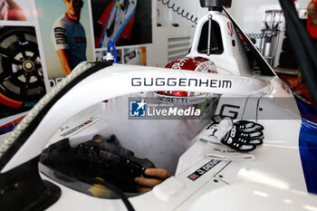 2024-05-26 - DENNIS Jake (gbr), Andretti Global, Porsche 99X Electric, portrait during the 2024 Shanghai ePrix, 8th meeting of the 2023-24 ABB FIA Formula E World Championship, on the Shanghai International Circuit from May 24 to 26, 2024 in Shanghai, China - 2024 FORMULA E SHANGHAI EPRIX - FORMULA E - MOTORS