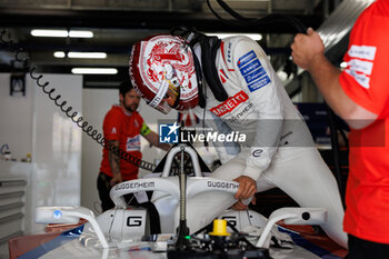 2024-05-26 - DENNIS Jake (gbr), Andretti Global, Porsche 99X Electric, portrait during the 2024 Shanghai ePrix, 8th meeting of the 2023-24 ABB FIA Formula E World Championship, on the Shanghai International Circuit from May 24 to 26, 2024 in Shanghai, China - 2024 FORMULA E SHANGHAI EPRIX - FORMULA E - MOTORS