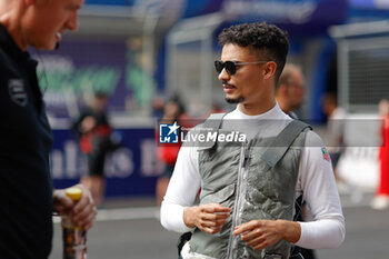 2024-05-26 - WEHRLEIN Pascal (ger), TAG HEUER Porsche Formula E Team, Porsche 99X Electric, portrait grille de depart, starting grid, during the 2024 Shanghai ePrix, 8th meeting of the 2023-24 ABB FIA Formula E World Championship, on the Shanghai International Circuit from May 24 to 26, 2024 in Shanghai, China - 2024 FORMULA E SHANGHAI EPRIX - FORMULA E - MOTORS