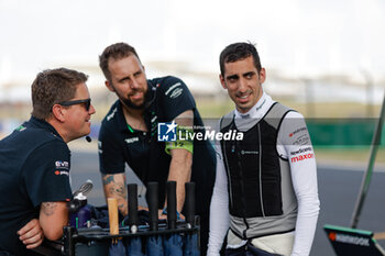 2024-05-26 - BUEMI Sébastien (swi), Envision Racing, Jaguar I-Type 6, portrait grille de depart, starting grid, during the 2024 Shanghai ePrix, 8th meeting of the 2023-24 ABB FIA Formula E World Championship, on the Shanghai International Circuit from May 24 to 26, 2024 in Shanghai, China - 2024 FORMULA E SHANGHAI EPRIX - FORMULA E - MOTORS