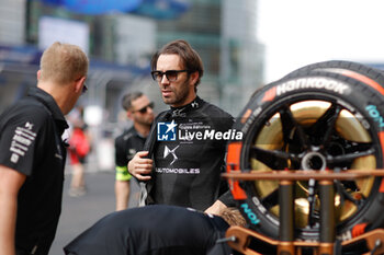 2024-05-26 - VERGNE Jean-Eric (fra), DS Penske, DS E-Tense FE23, portrait grille de depart, starting grid, during the 2024 Shanghai ePrix, 8th meeting of the 2023-24 ABB FIA Formula E World Championship, on the Shanghai International Circuit from May 24 to 26, 2024 in Shanghai, China - 2024 FORMULA E SHANGHAI EPRIX - FORMULA E - MOTORS