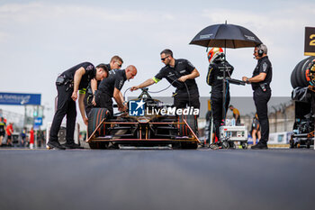 2024-05-26 - VERGNE Jean-Eric (fra), DS Penske, DS E-Tense FE23, portrait grille de depart, starting grid, during the 2024 Shanghai ePrix, 8th meeting of the 2023-24 ABB FIA Formula E World Championship, on the Shanghai International Circuit from May 24 to 26, 2024 in Shanghai, China - 2024 FORMULA E SHANGHAI EPRIX - FORMULA E - MOTORS