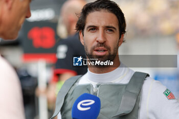 2024-05-26 - DA COSTA Antonio Felix (prt), TAG HEUER Porsche Formula E Team, Porsche 99X Electric, portrait grille de depart, starting grid, during the 2024 Shanghai ePrix, 8th meeting of the 2023-24 ABB FIA Formula E World Championship, on the Shanghai International Circuit from May 24 to 26, 2024 in Shanghai, China - 2024 FORMULA E SHANGHAI EPRIX - FORMULA E - MOTORS