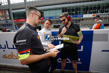 2024-05-26 - DE VRIES Nyck (nld), Mahindra Racing, Mahindra M9Electro, portrait grille de depart, starting grid, during the 2024 Shanghai ePrix, 8th meeting of the 2023-24 ABB FIA Formula E World Championship, on the Shanghai International Circuit from May 24 to 26, 2024 in Shanghai, China - 2024 FORMULA E SHANGHAI EPRIX - FORMULA E - MOTORS