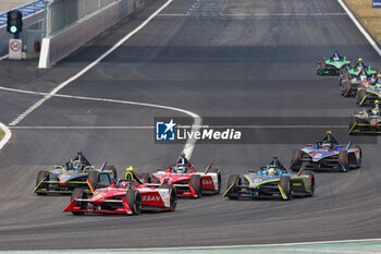 2024-05-26 - 22 ROWLAND Oliver (gbr), Nissan Formula E Team, Nissan e-4ORCE 04, action, 23 FENESTRAZ Sacha (fra), Nissan Formula E Team, Nissan e-4ORCE 04, action, during the 2024 Shanghai ePrix, 8th meeting of the 2023-24 ABB FIA Formula E World Championship, on the Shanghai International Circuit from May 24 to 26, 2024 in Shanghai, China - 2024 FORMULA E SHANGHAI EPRIX - FORMULA E - MOTORS