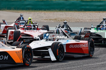 2024-05-26 - 01 DENNIS Jake (gbr), Andretti Global, Porsche 99X Electric, action during the 2024 Shanghai ePrix, 8th meeting of the 2023-24 ABB FIA Formula E World Championship, on the Shanghai International Circuit from May 24 to 26, 2024 in Shanghai, China - 2024 FORMULA E SHANGHAI EPRIX - FORMULA E - MOTORS