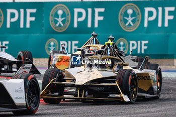 2024-05-26 - 02 VANDOORNE Stoffel (bel), DS Penske, DS E-Tense FE23, action during the 2024 Shanghai ePrix, 8th meeting of the 2023-24 ABB FIA Formula E World Championship, on the Shanghai International Circuit from May 24 to 26, 2024 in Shanghai, China - 2024 FORMULA E SHANGHAI EPRIX - FORMULA E - MOTORS