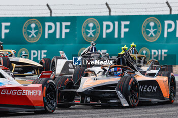 2024-05-26 - 05 HUGHES Jake (gbr), NEOM McLaren Formula E Team, Nissan e-4ORCE 04, action during the 2024 Shanghai ePrix, 8th meeting of the 2023-24 ABB FIA Formula E World Championship, on the Shanghai International Circuit from May 24 to 26, 2024 in Shanghai, China - 2024 FORMULA E SHANGHAI EPRIX - FORMULA E - MOTORS