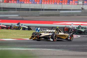 2024-05-26 - 02 VANDOORNE Stoffel (bel), DS Penske, DS E-Tense FE23, action, 25 VERGNE Jean-Eric (fra), DS Penske, DS E-Tense FE23, action, during the 2024 Shanghai ePrix, 8th meeting of the 2023-24 ABB FIA Formula E World Championship, on the Shanghai International Circuit from May 24 to 26, 2024 in Shanghai, China - 2024 FORMULA E SHANGHAI EPRIX - FORMULA E - MOTORS