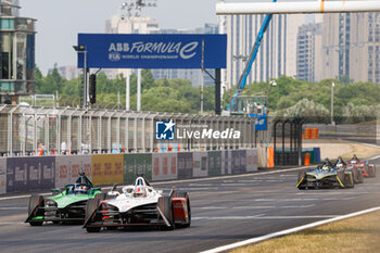 2024-05-26 - 01 DENNIS Jake (gbr), Andretti Global, Porsche 99X Electric, action during the 2024 Shanghai ePrix, 8th meeting of the 2023-24 ABB FIA Formula E World Championship, on the Shanghai International Circuit from May 24 to 26, 2024 in Shanghai, China - 2024 FORMULA E SHANGHAI EPRIX - FORMULA E - MOTORS