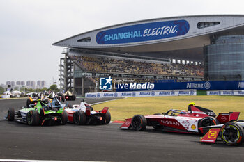 2024-05-26 - 22 ROWLAND Oliver (gbr), Nissan Formula E Team, Nissan e-4ORCE 04, action during the 2024 Shanghai ePrix, 8th meeting of the 2023-24 ABB FIA Formula E World Championship, on the Shanghai International Circuit from May 24 to 26, 2024 in Shanghai, China - 2024 FORMULA E SHANGHAI EPRIX - FORMULA E - MOTORS