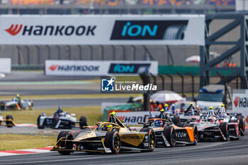 2024-05-26 - 02 VANDOORNE Stoffel (bel), DS Penske, DS E-Tense FE23, action during the 2024 Shanghai ePrix, 8th meeting of the 2023-24 ABB FIA Formula E World Championship, on the Shanghai International Circuit from May 24 to 26, 2024 in Shanghai, China - 2024 FORMULA E SHANGHAI EPRIX - FORMULA E - MOTORS