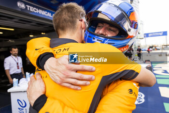 2024-05-26 - HUGHES Jake (gbr), NEOM McLaren Formula E Team, Nissan e-4ORCE 04, portrait during the 2024 Shanghai ePrix, 8th meeting of the 2023-24 ABB FIA Formula E World Championship, on the Shanghai International Circuit from May 24 to 26, 2024 in Shanghai, China - 2024 FORMULA E SHANGHAI EPRIX - FORMULA E - MOTORS