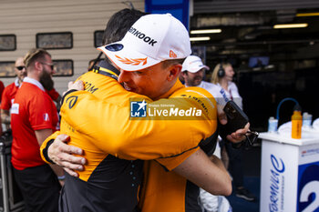 2024-05-26 - HUGHES Jake (gbr), NEOM McLaren Formula E Team, Nissan e-4ORCE 04, portrait during the 2024 Shanghai ePrix, 8th meeting of the 2023-24 ABB FIA Formula E World Championship, on the Shanghai International Circuit from May 24 to 26, 2024 in Shanghai, China - 2024 FORMULA E SHANGHAI EPRIX - FORMULA E - MOTORS