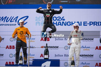 2024-05-26 - Podium, DA COSTA Antonio Felix (prt), TAG HEUER Porsche Formula E Team, Porsche 99X Electric, portrait during the 2024 Shanghai ePrix, 8th meeting of the 2023-24 ABB FIA Formula E World Championship, on the Shanghai International Circuit from May 24 to 26, 2024 in Shanghai, China - 2024 FORMULA E SHANGHAI EPRIX - FORMULA E - MOTORS