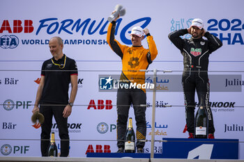 2024-05-26 - Podium, HUGHES Jake (gbr), NEOM McLaren Formula E Team, Nissan e-4ORCE 04, portrait during the 2024 Shanghai ePrix, 8th meeting of the 2023-24 ABB FIA Formula E World Championship, on the Shanghai International Circuit from May 24 to 26, 2024 in Shanghai, China - 2024 FORMULA E SHANGHAI EPRIX - FORMULA E - MOTORS