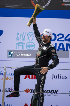 2024-05-26 - Podium, DA COSTA Antonio Felix (prt), TAG HEUER Porsche Formula E Team, Porsche 99X Electric, portrait during the 2024 Shanghai ePrix, 8th meeting of the 2023-24 ABB FIA Formula E World Championship, on the Shanghai International Circuit from May 24 to 26, 2024 in Shanghai, China - 2024 FORMULA E SHANGHAI EPRIX - FORMULA E - MOTORS