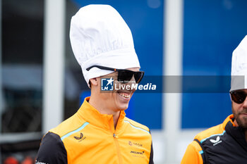 2024-06-27 - HUGHES Jake (gbr), NEOM McLaren Formula E Team, Nissan e-4ORCE 04, portrait during the 2024 Portland ePrix, 9th meeting of the 2023-24 ABB FIA Formula E World Championship, on the Portland International Raceway from June 28 to 30, 2024 in Portland, United States of America - 2024 FORMULA E PORTLAND EPRIX - FORMULA E - MOTORS