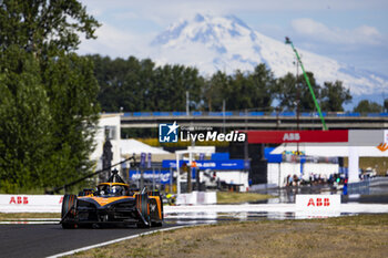 2024-06-29 - 08 BIRD Sam (gbr), NEOM McLaren Formula E Team, Nissan e-4ORCE 04, action during the 2024 Portland ePrix, 9th meeting of the 2023-24 ABB FIA Formula E World Championship, on the Portland International Raceway from June 28 to 30, 2024 in Portland, United States of America - 2024 FORMULA E PORTLAND EPRIX - FORMULA E - MOTORS