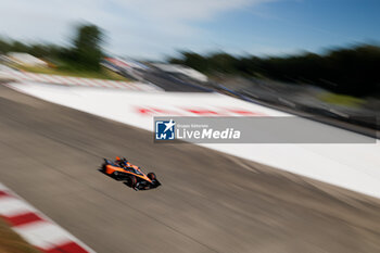 2024-06-29 - 05 HUGHES Jake (gbr), NEOM McLaren Formula E Team, Nissan e-4ORCE 04, action during the 2024 Portland ePrix, 9th meeting of the 2023-24 ABB FIA Formula E World Championship, on the Portland International Raceway from June 28 to 30, 2024 in Portland, United States of America - 2024 FORMULA E PORTLAND EPRIX - FORMULA E - MOTORS