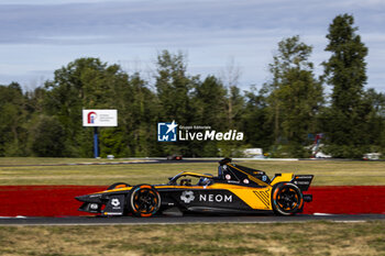 2024-06-29 - 08 BIRD Sam (gbr), NEOM McLaren Formula E Team, Nissan e-4ORCE 04, action during the 2024 Portland ePrix, 9th meeting of the 2023-24 ABB FIA Formula E World Championship, on the Portland International Raceway from June 28 to 30, 2024 in Portland, United States of America - 2024 FORMULA E PORTLAND EPRIX - FORMULA E - MOTORS